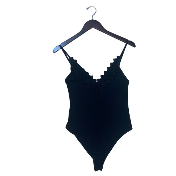 Intimately Free People Gia Black Lace V-Neck Soft Stretch Knit Bodysuit Size M - Picture 12 of 16